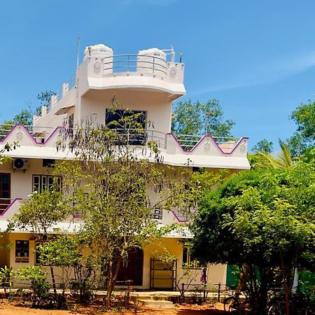 Lotus Garden Guest House Auroville Exterior foto