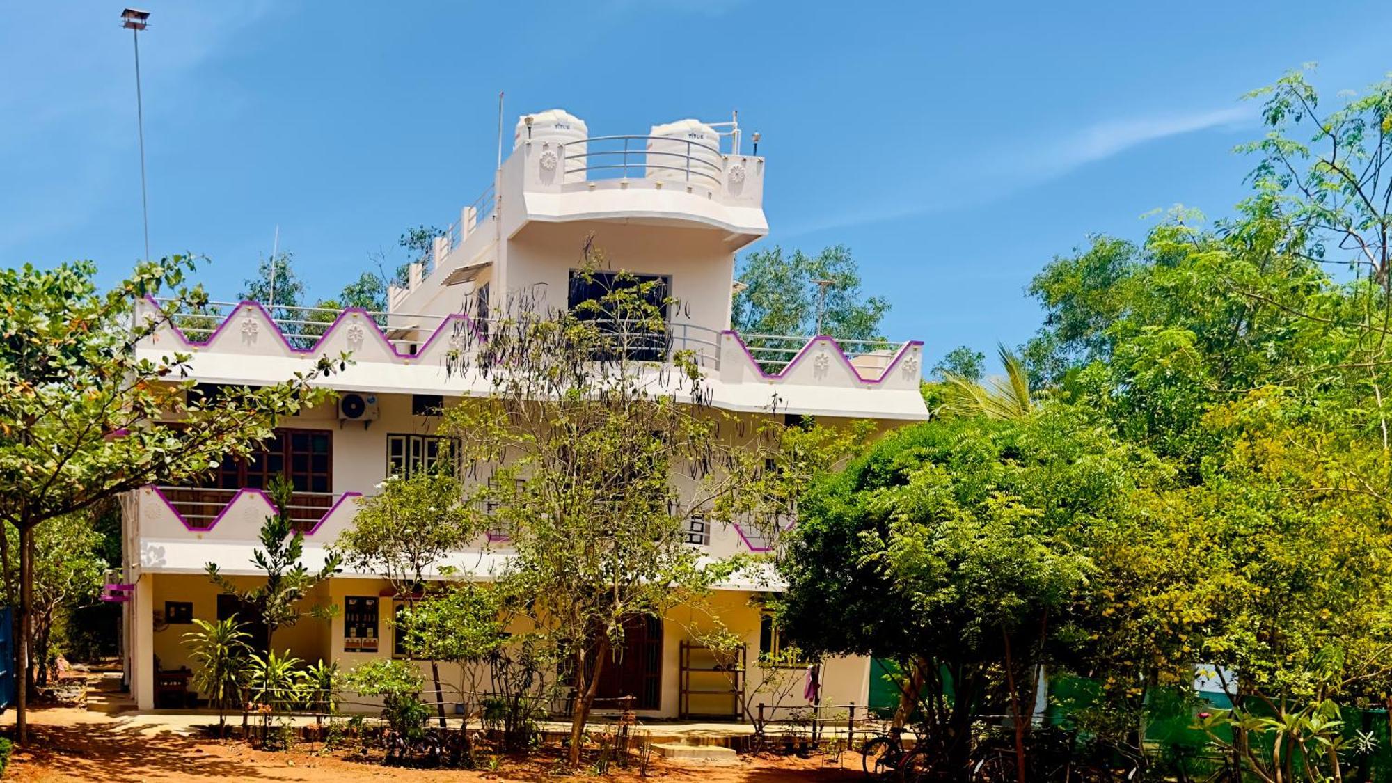 Lotus Garden Guest House Auroville Exterior foto