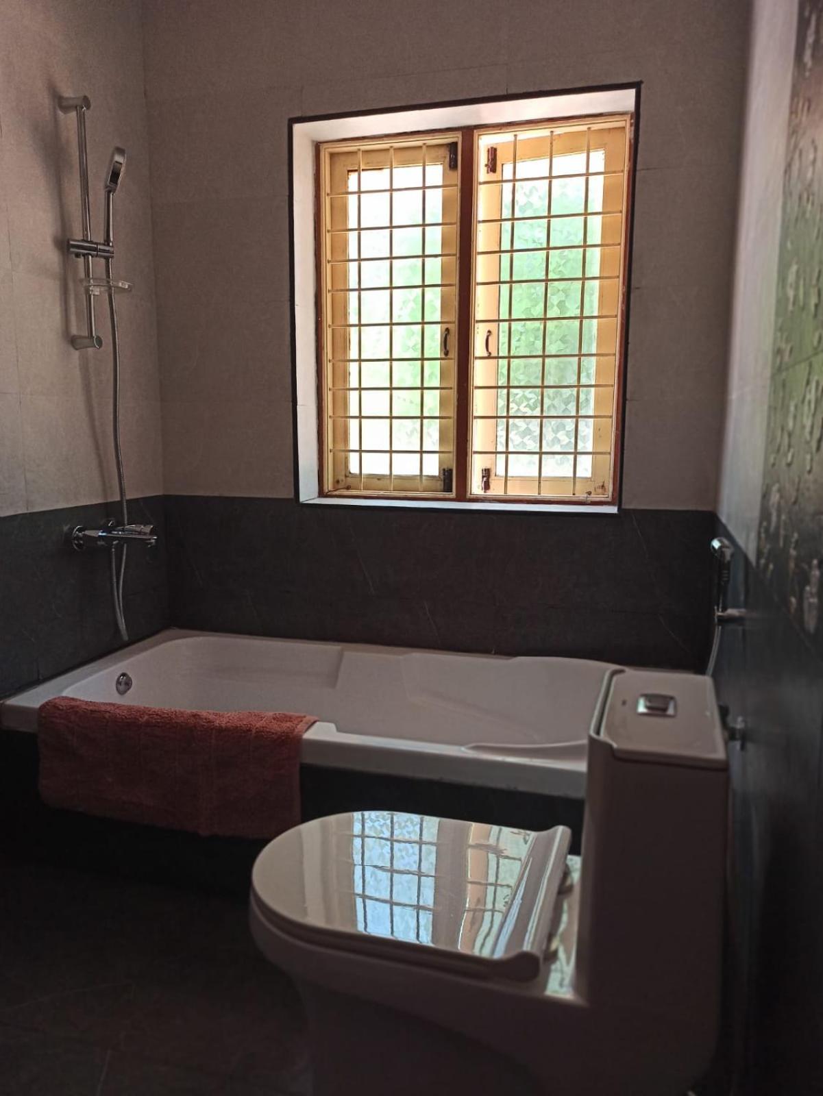 Lotus Garden Guest House Auroville Exterior foto